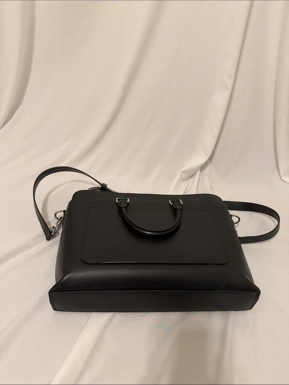 Louis Vuitton 2011 Epi Bassano GM Business Bag - Black